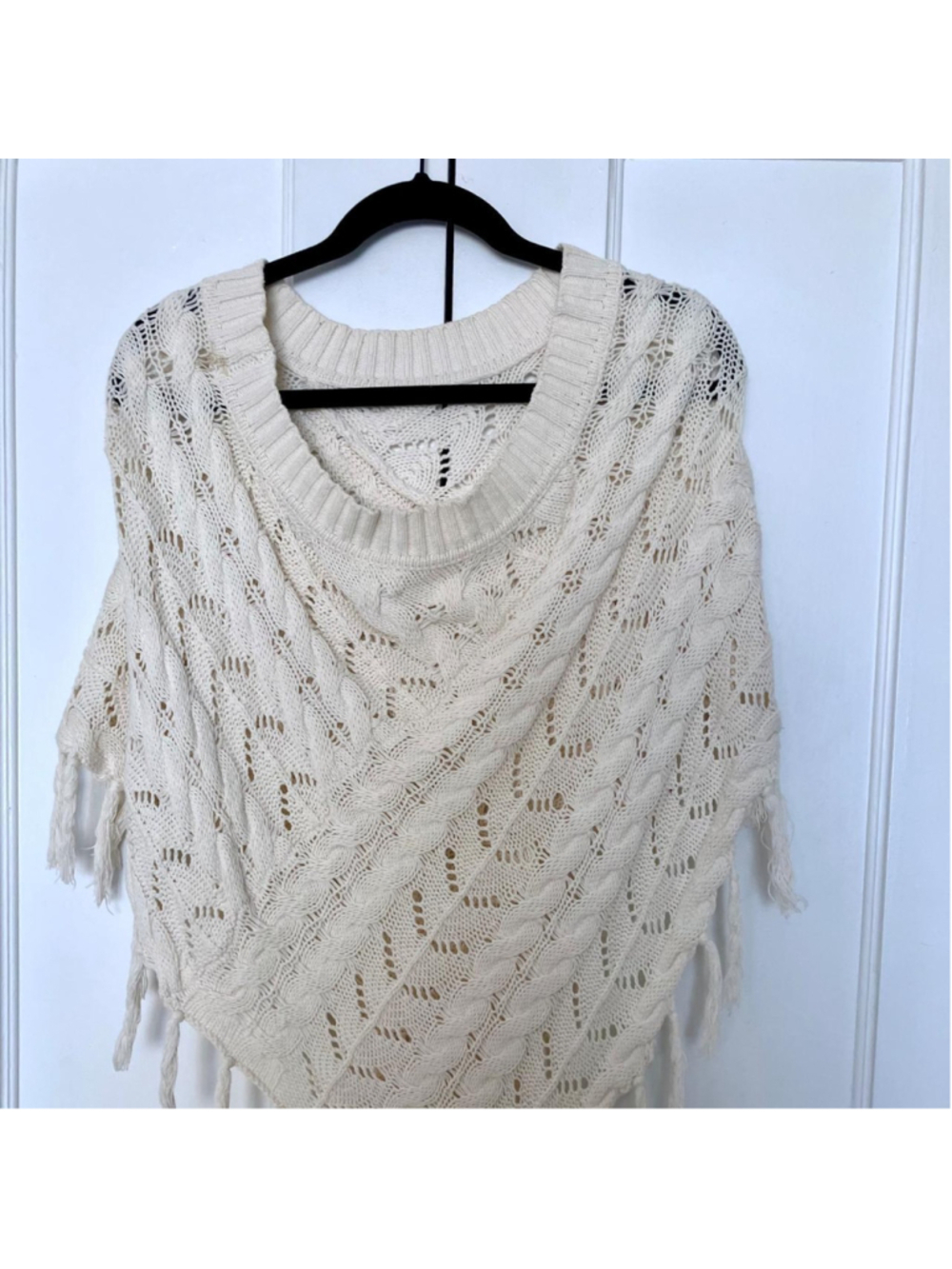 Mudd Cozy Boho Cream Knit Fringed Poncho (OS)